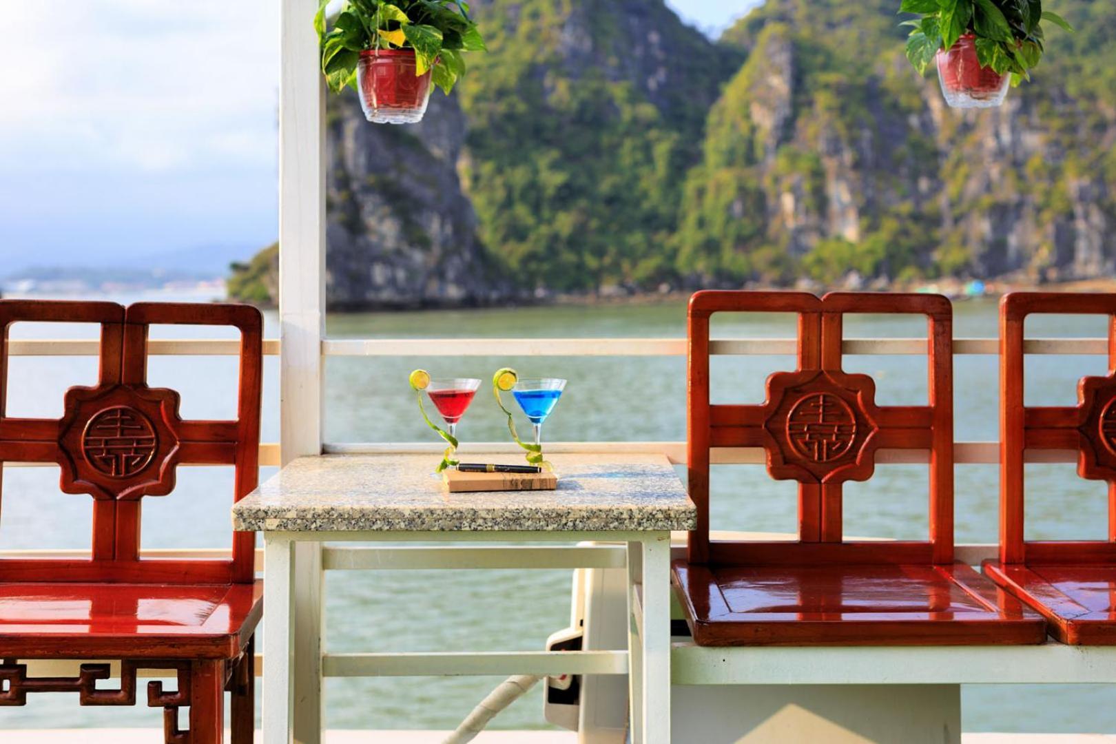 Cozy Bay Classic Cruise Ha Long Exteriör bild