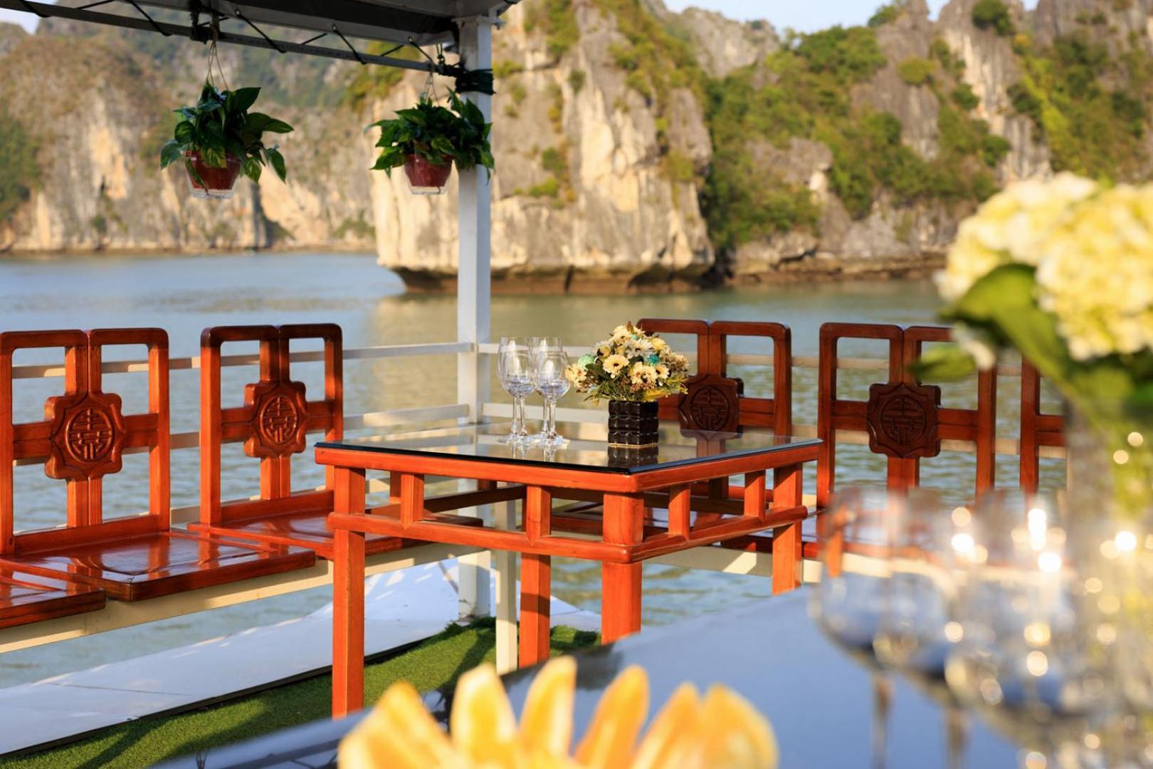 Cozy Bay Classic Cruise Ha Long Exteriör bild