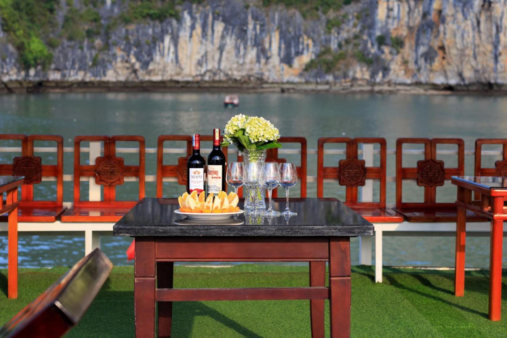Cozy Bay Classic Cruise Ha Long Exteriör bild