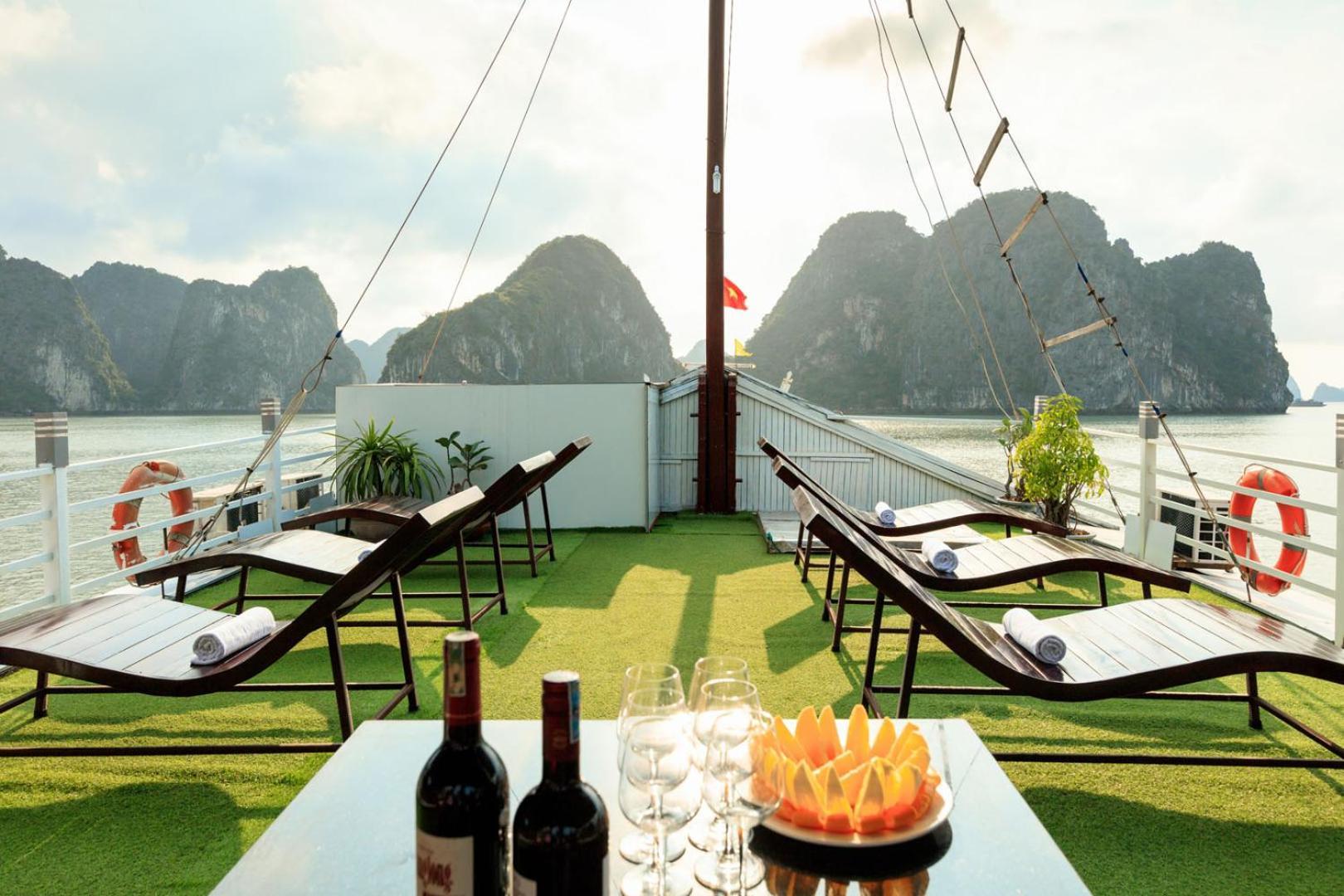 Cozy Bay Classic Cruise Ha Long Exteriör bild