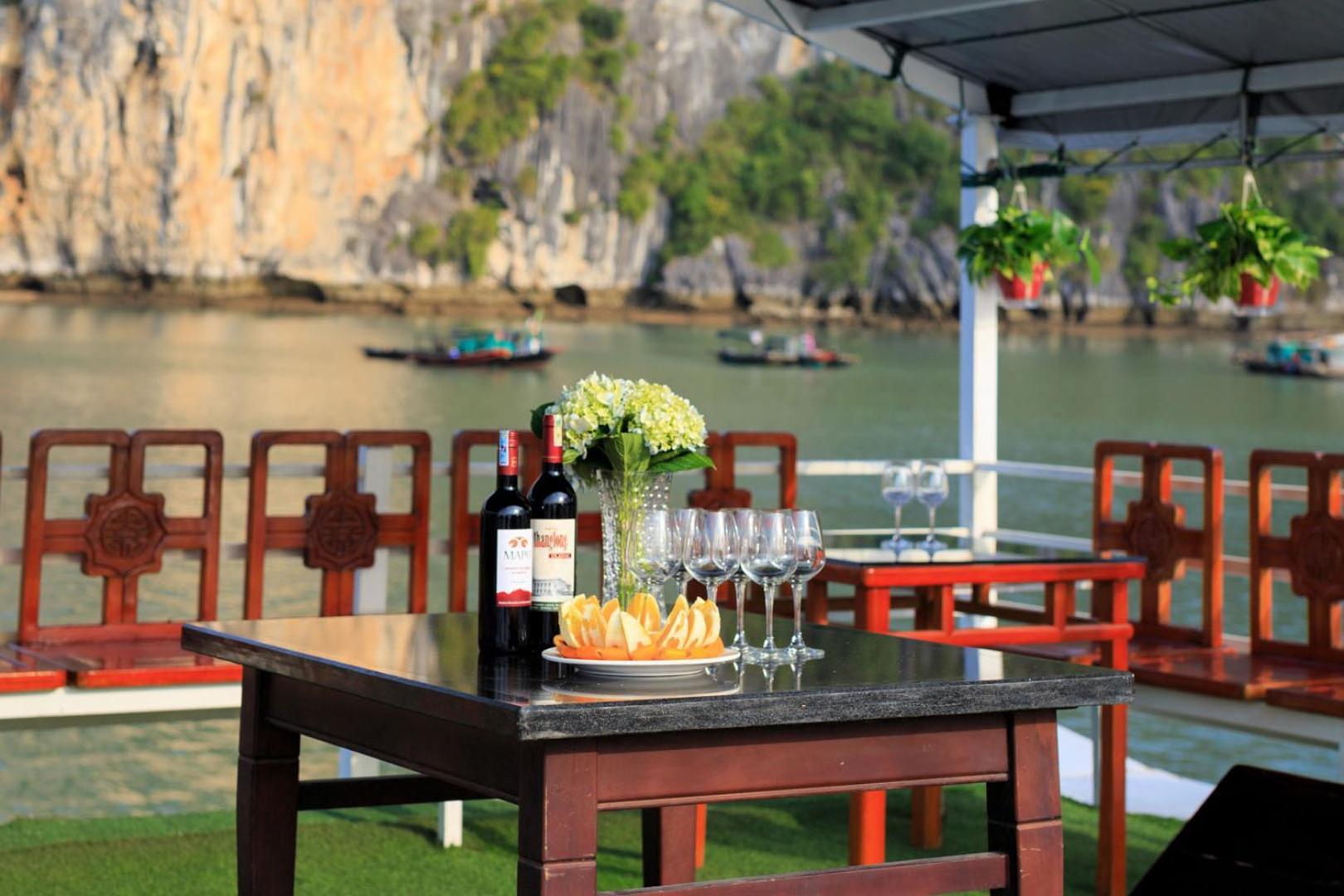 Cozy Bay Classic Cruise Ha Long Exteriör bild