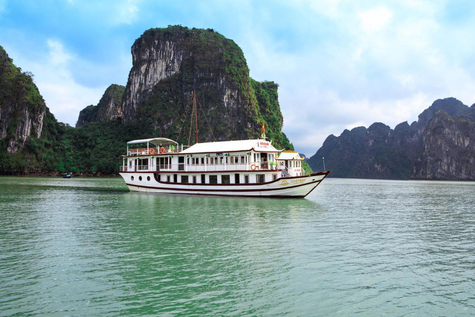 Cozy Bay Classic Cruise Ha Long Exteriör bild