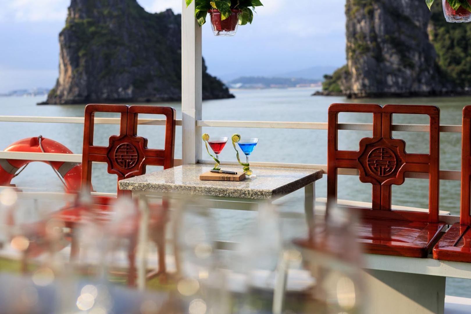 Cozy Bay Classic Cruise Ha Long Exteriör bild