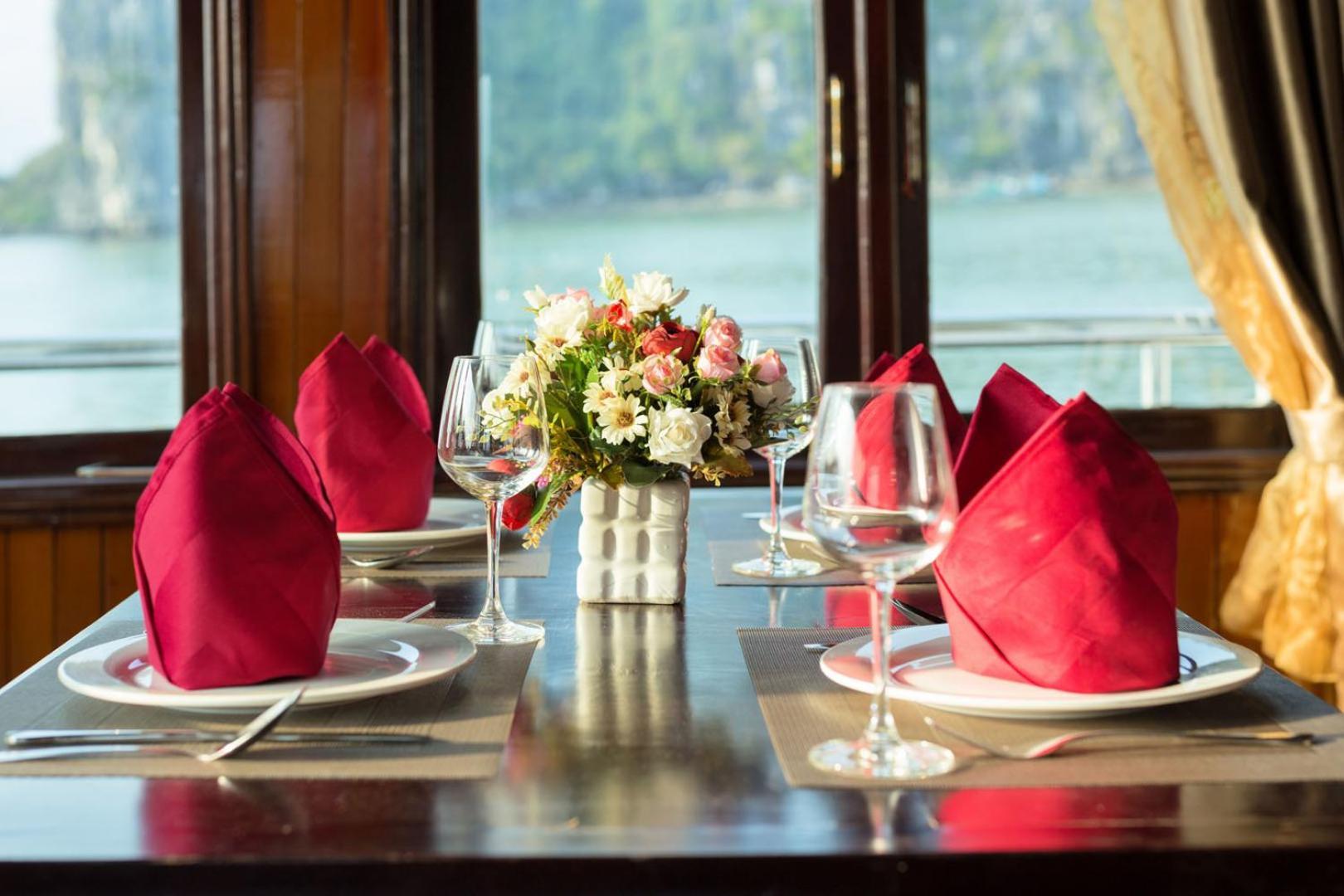 Cozy Bay Classic Cruise Ha Long Exteriör bild