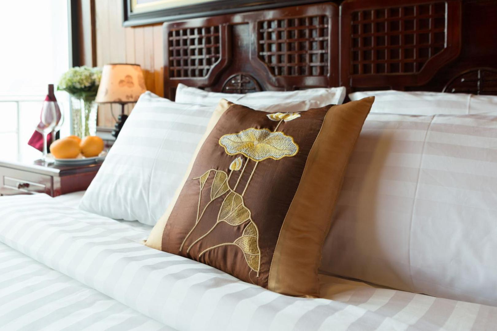 Cozy Bay Classic Cruise Ha Long Exteriör bild